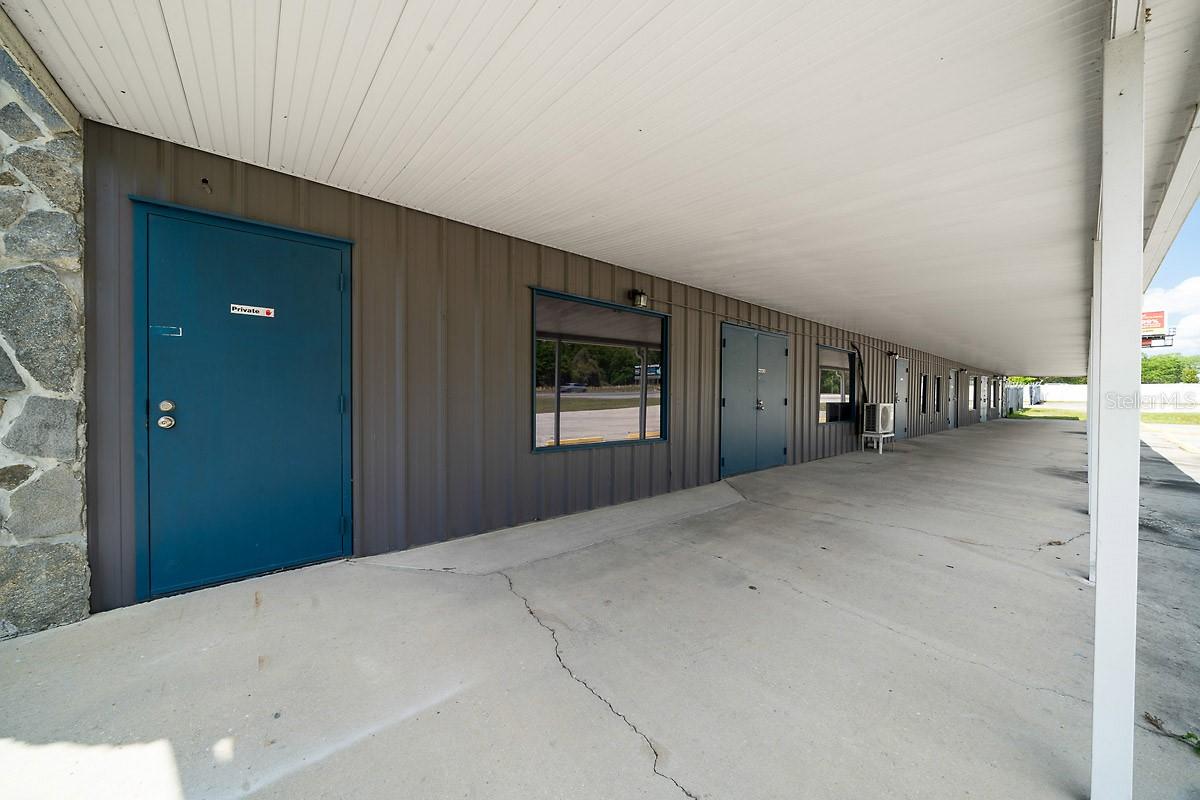 9732 Us Highway 441 Highway, FL
