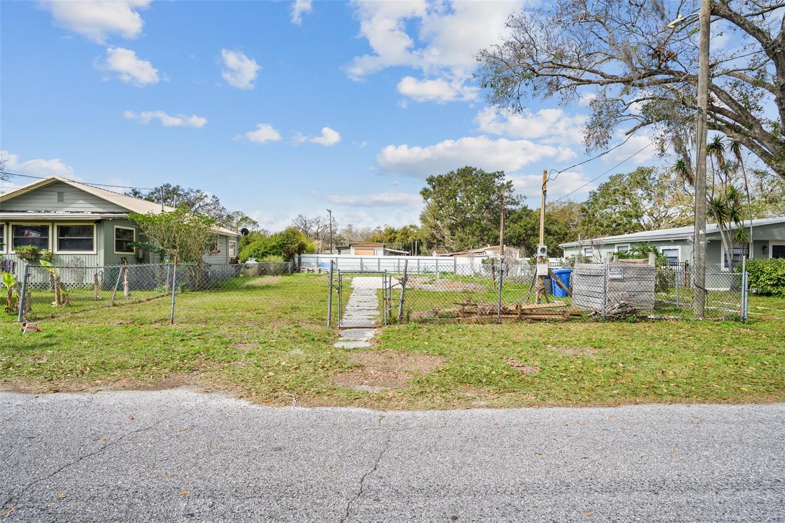 12912 Cambridge Avenue, FL