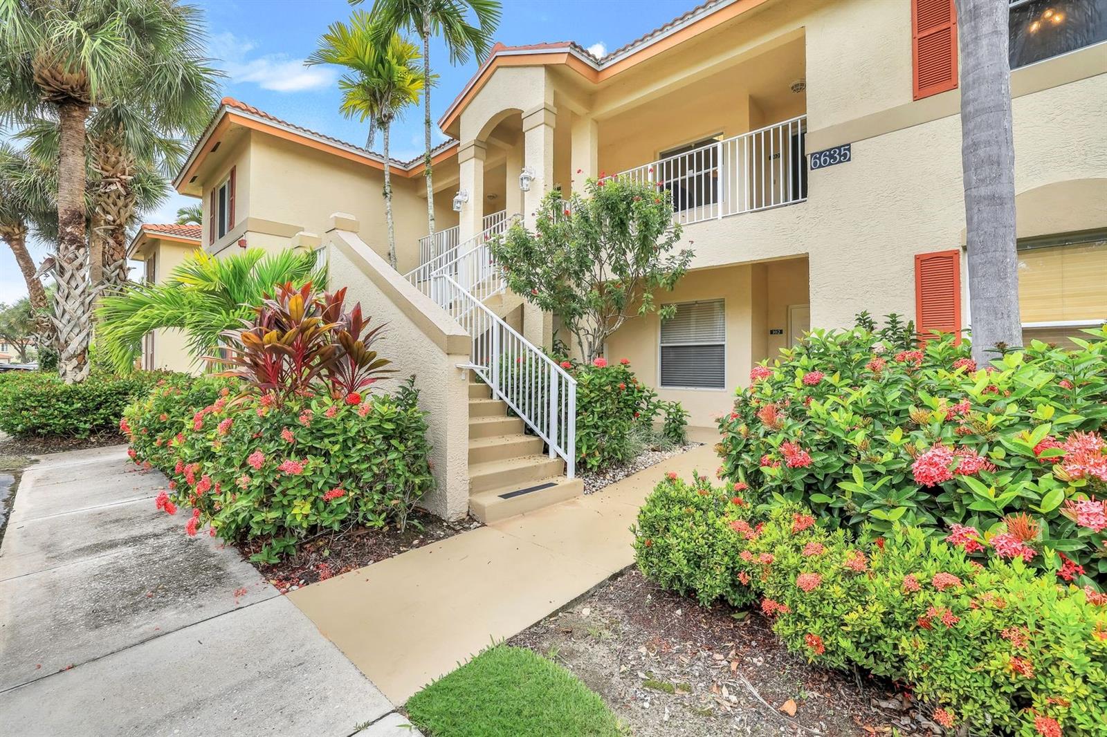 6635 Huntington Lakes Circle, FL