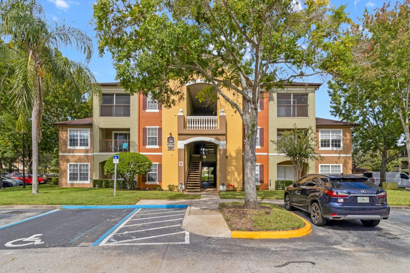 724 Crest Pines Drive, FL