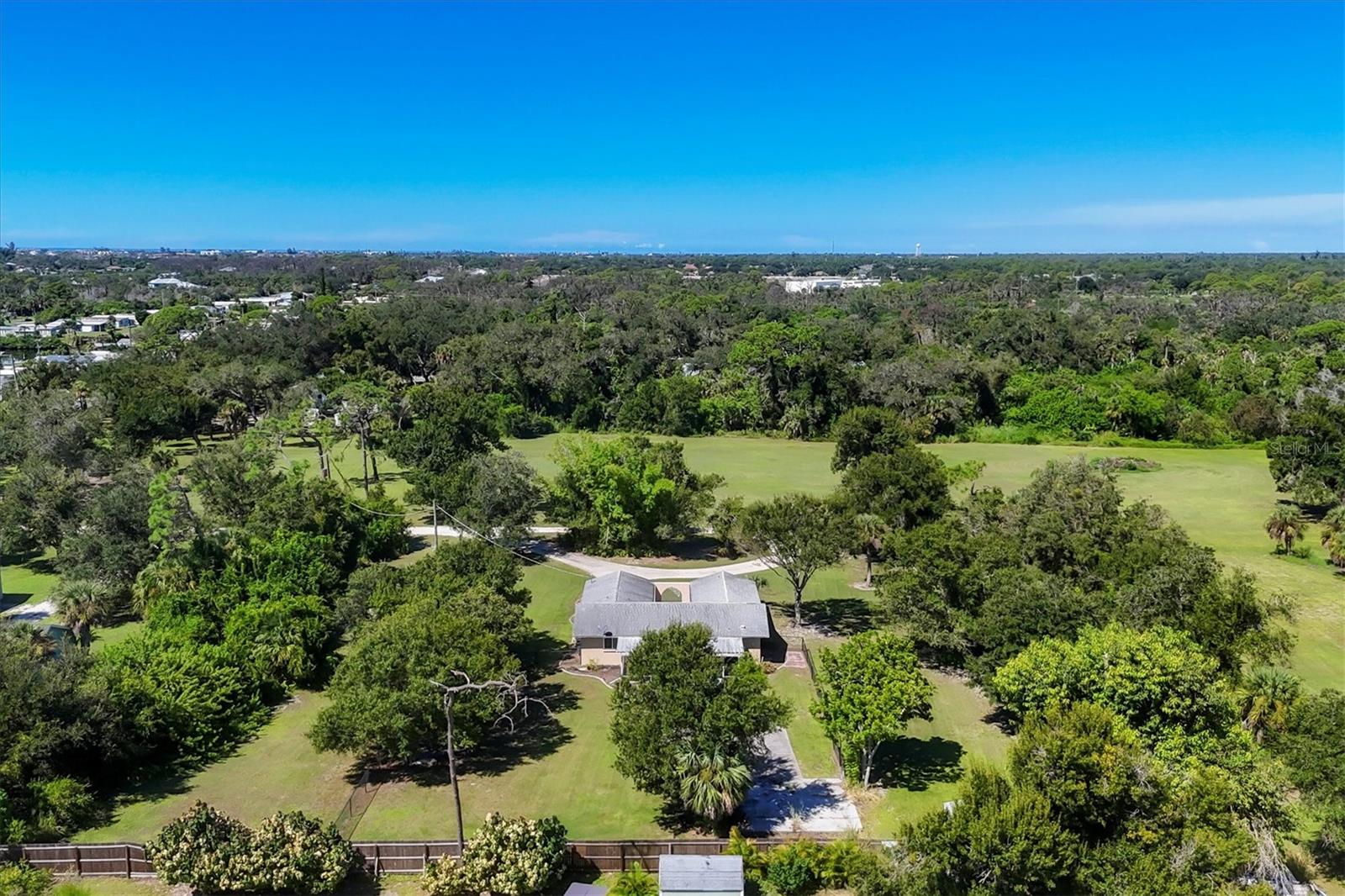 1135 Range Road, FL