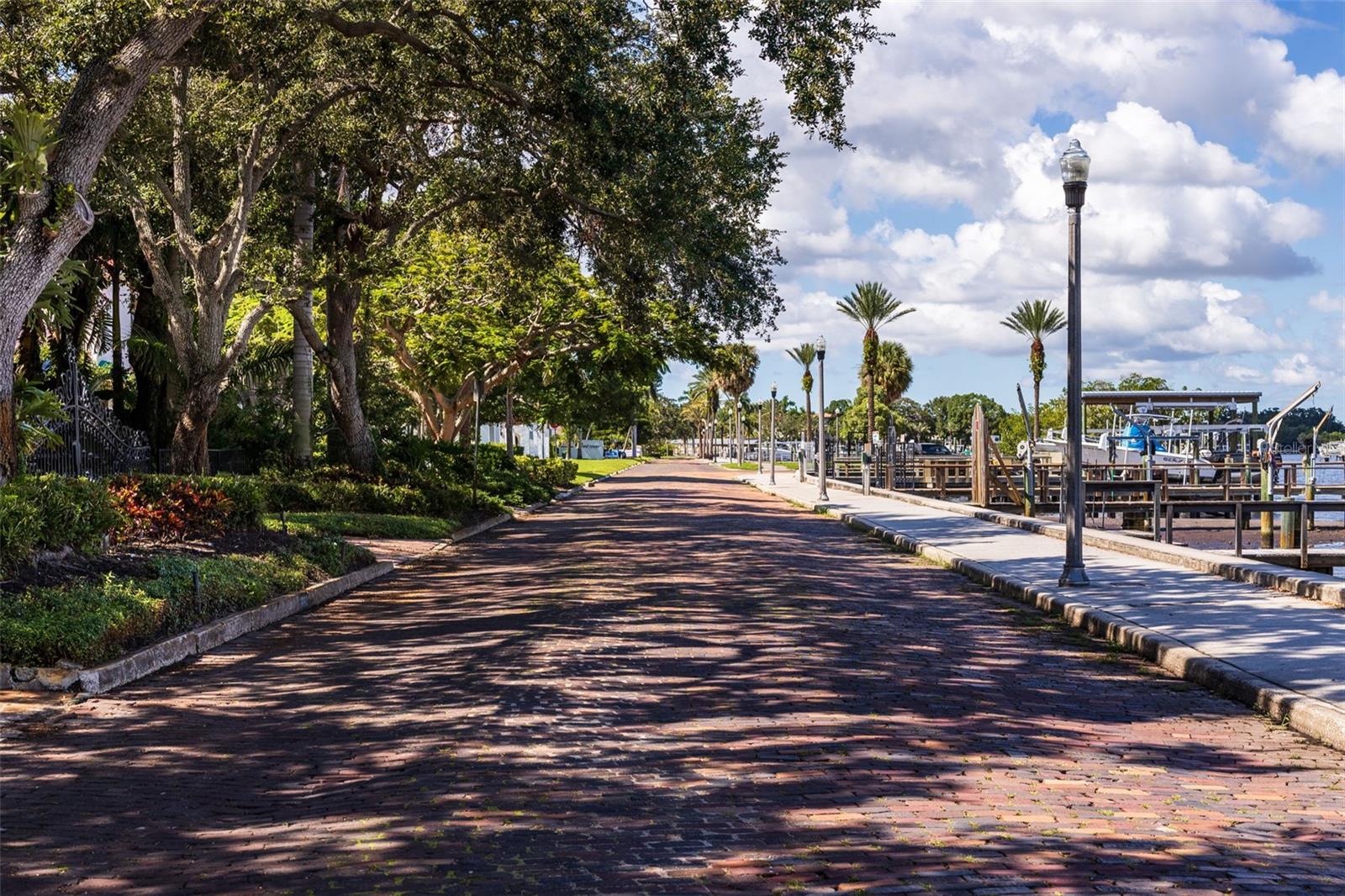 2400 Coffee Pot Boulevard, FL