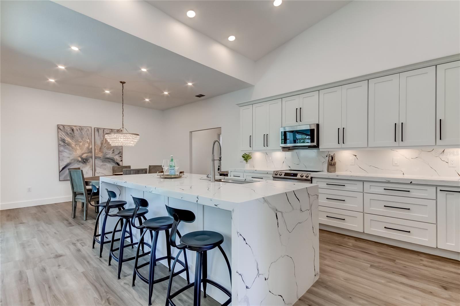 112 Leeward Island, FL