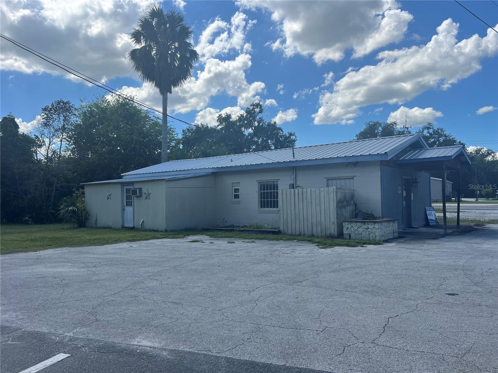821 Us 301, FL