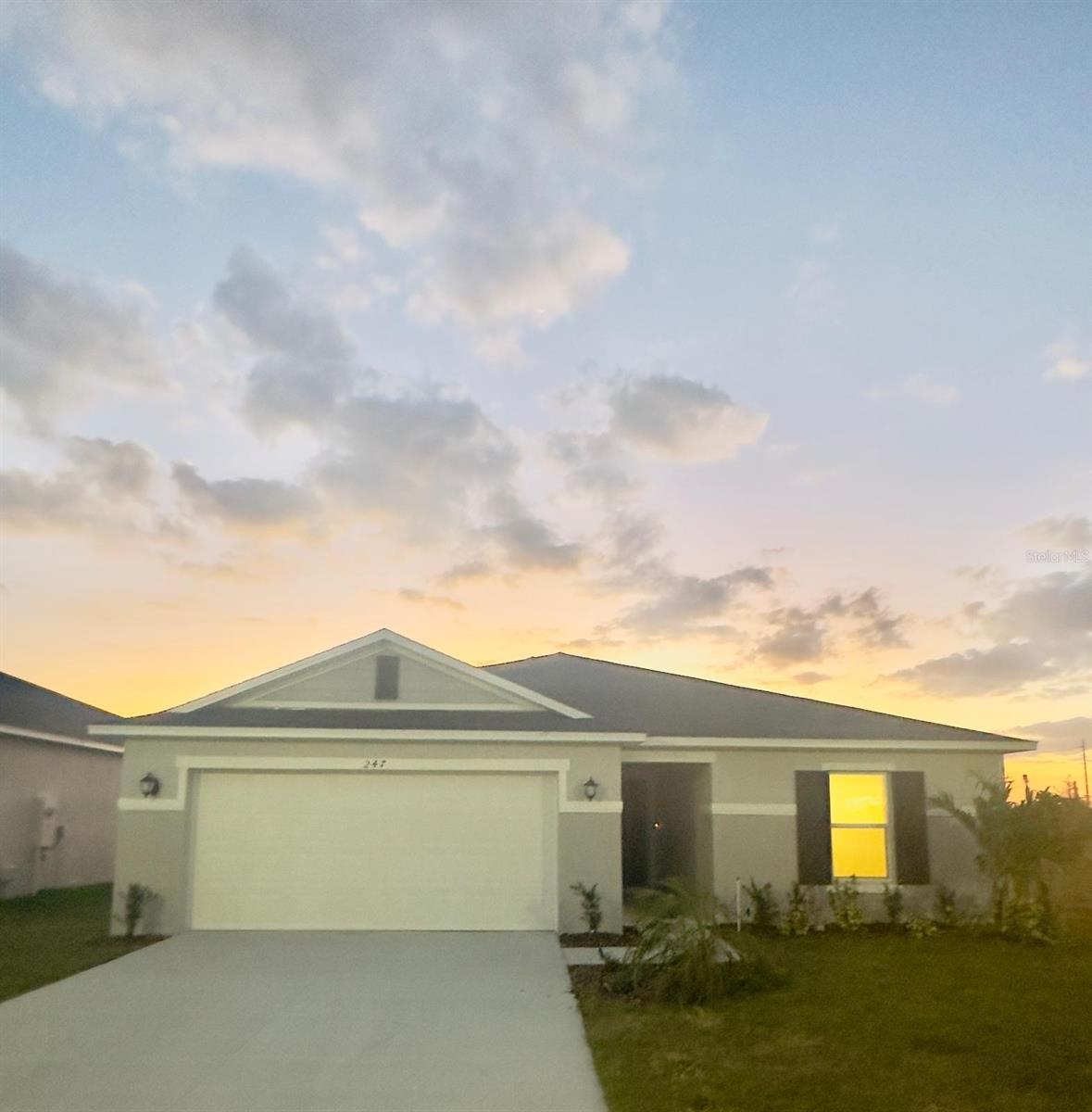 247 Summerlin Loop, FL