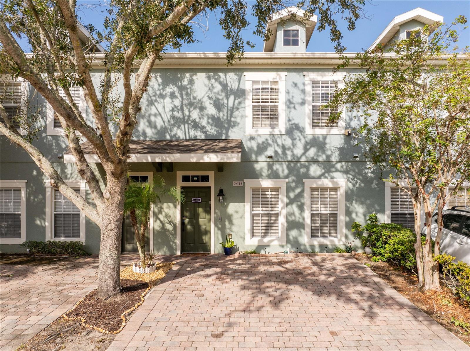 2433 Caravelle Circle, FL