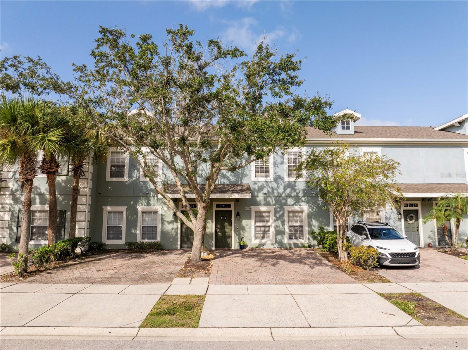 2433 Caravelle Circle, FL