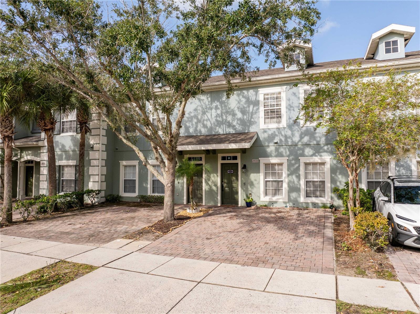 2433 Caravelle Circle, FL