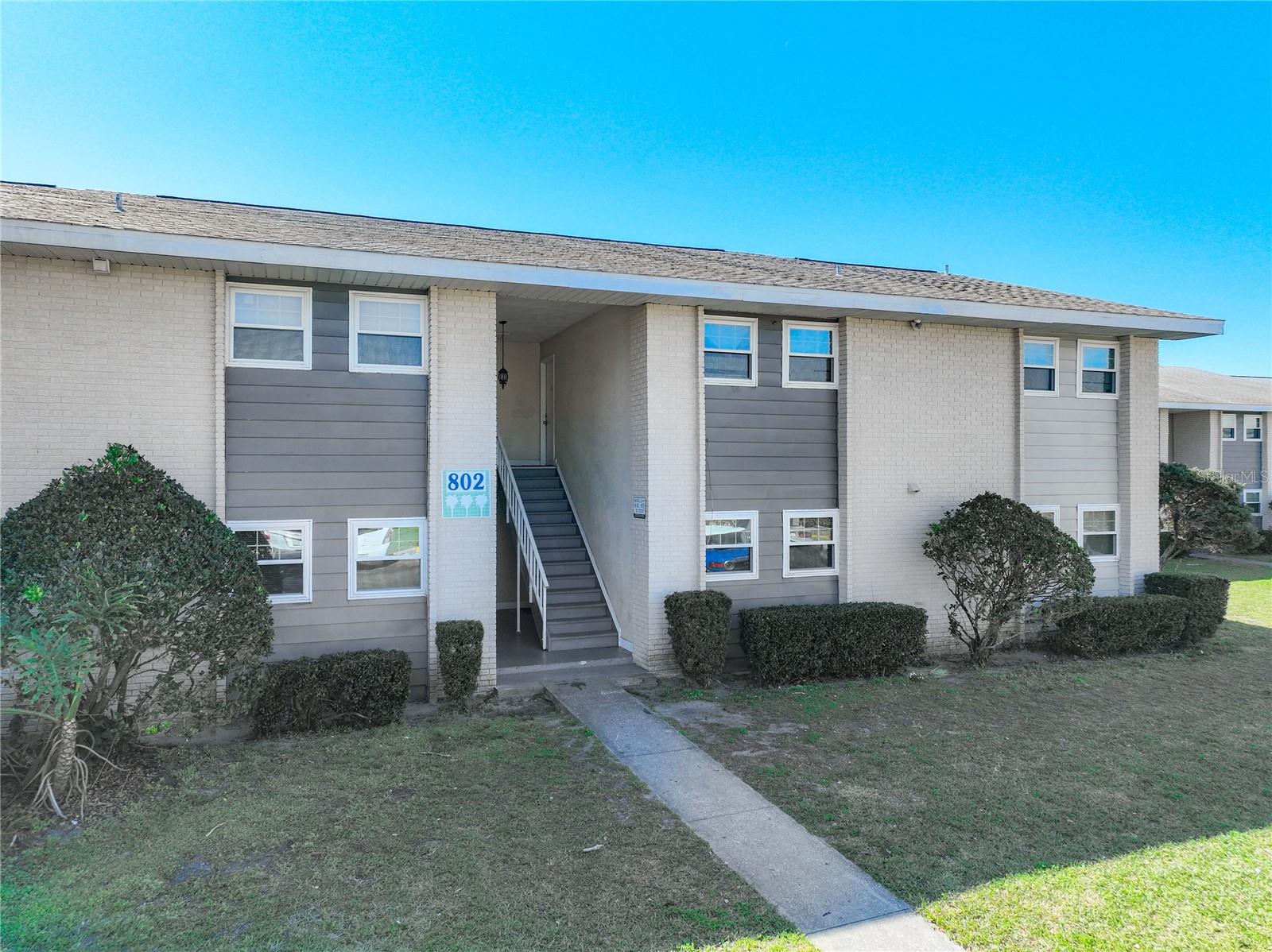 802 Sky Lake Circle, FL