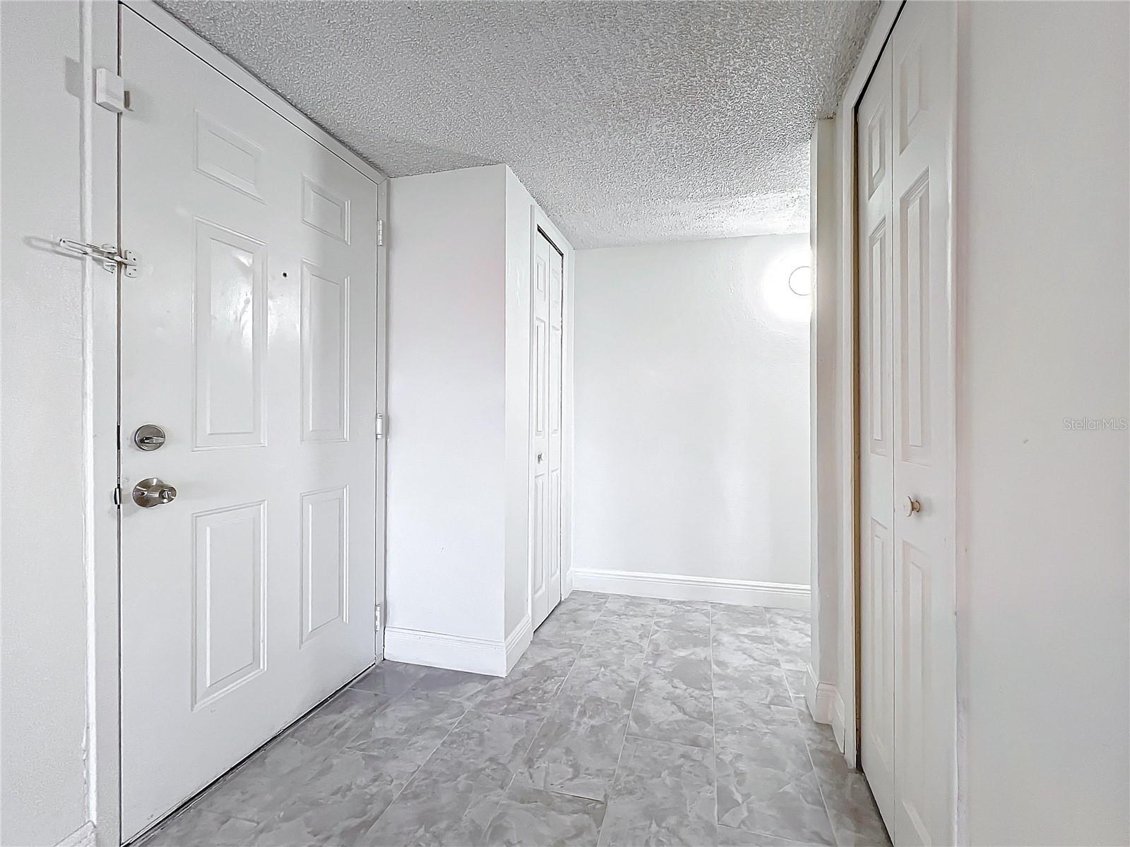 802 Sky Lake Circle, FL