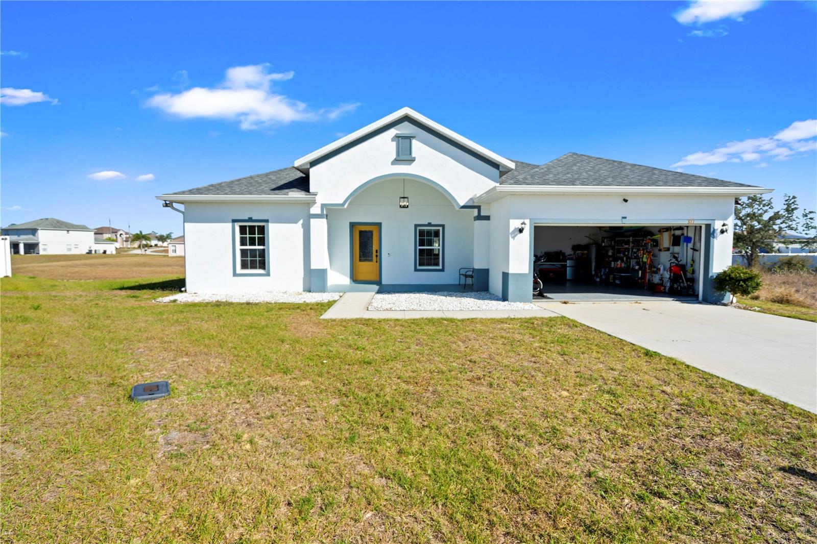 817 Desmoines Place, FL