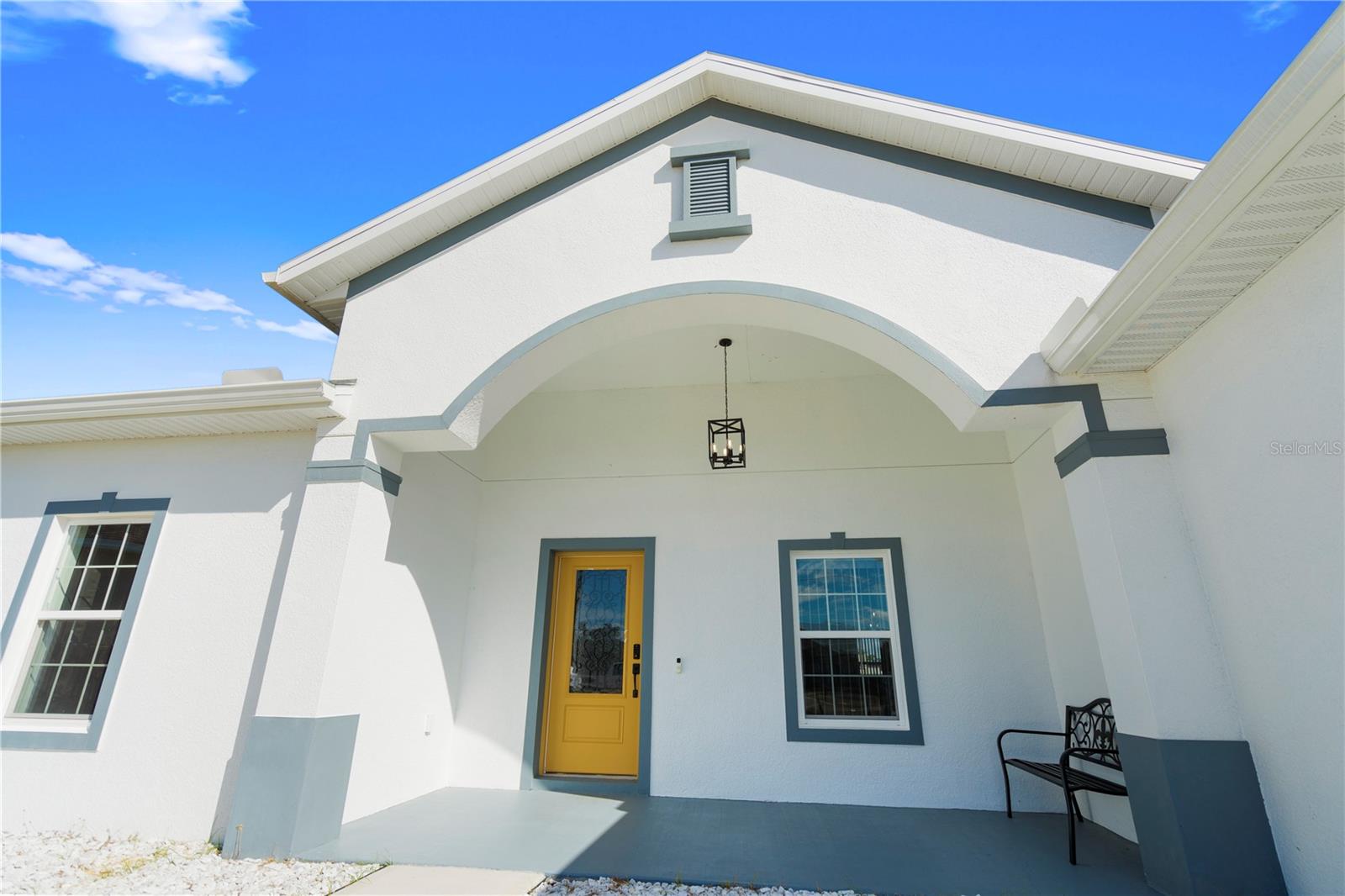 817 Desmoines Place, FL