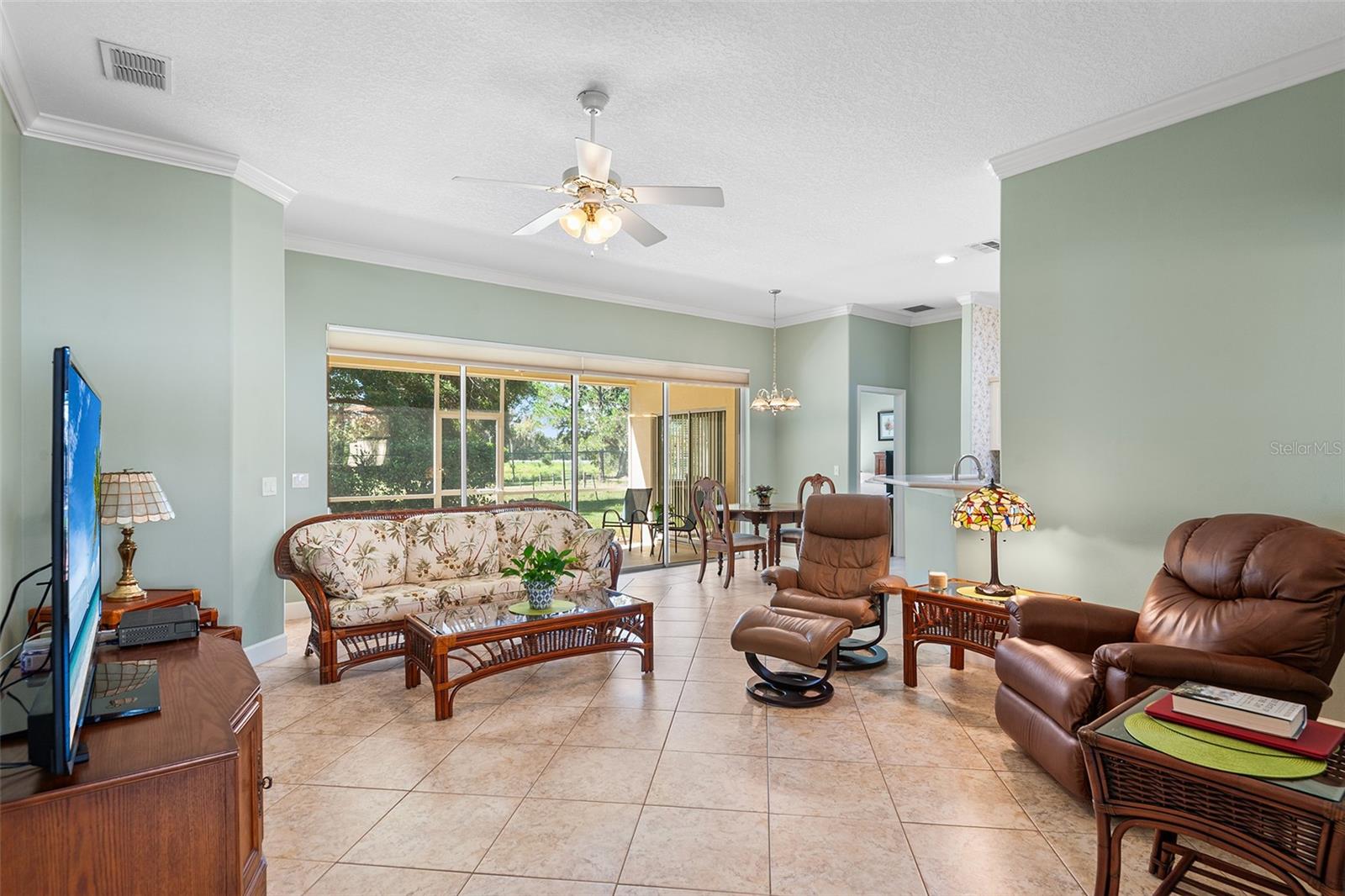 126 Lake Region Circle, FL
