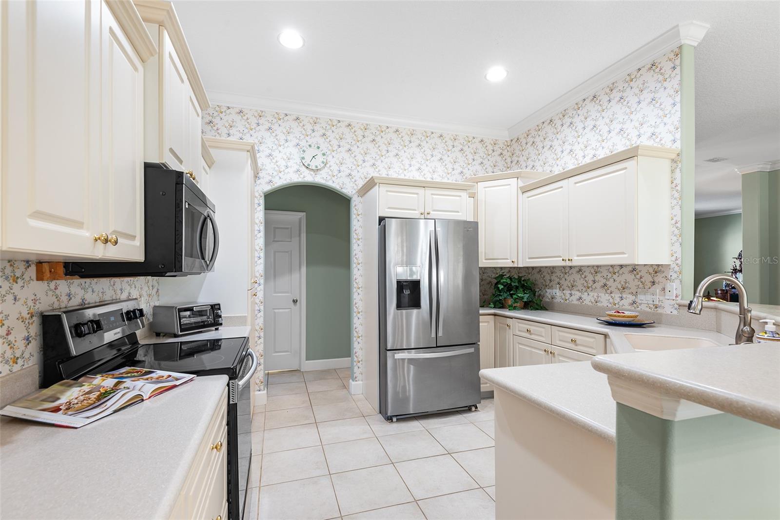 126 Lake Region Circle, FL