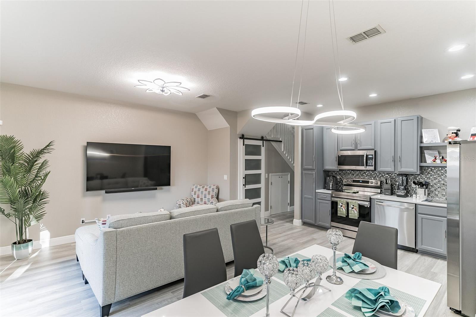 2468 Caravelle Circle, FL