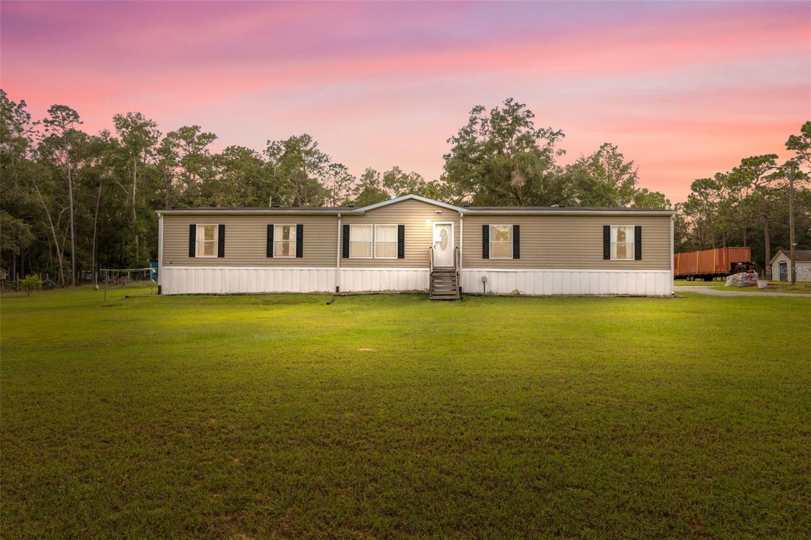 16481 Oakview Drive, FL