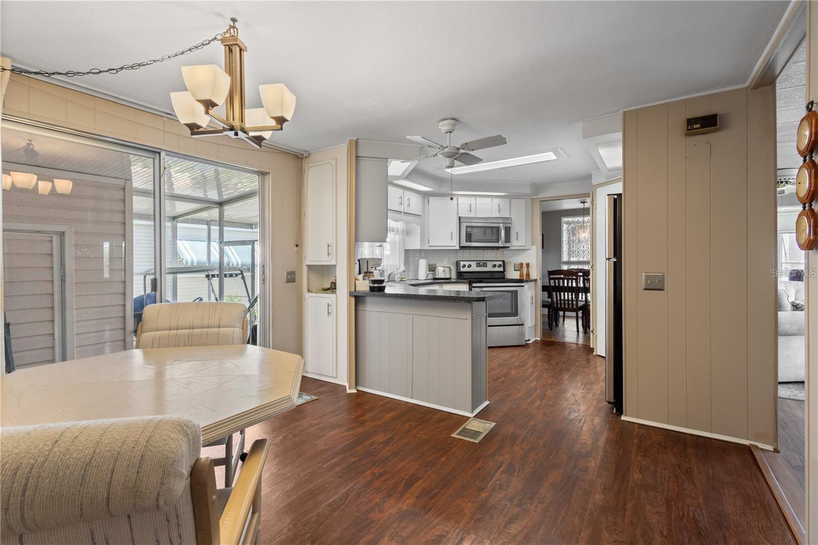 2100 Kings Highway, FL