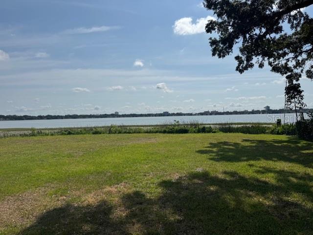 Lake Howard Drive, FL