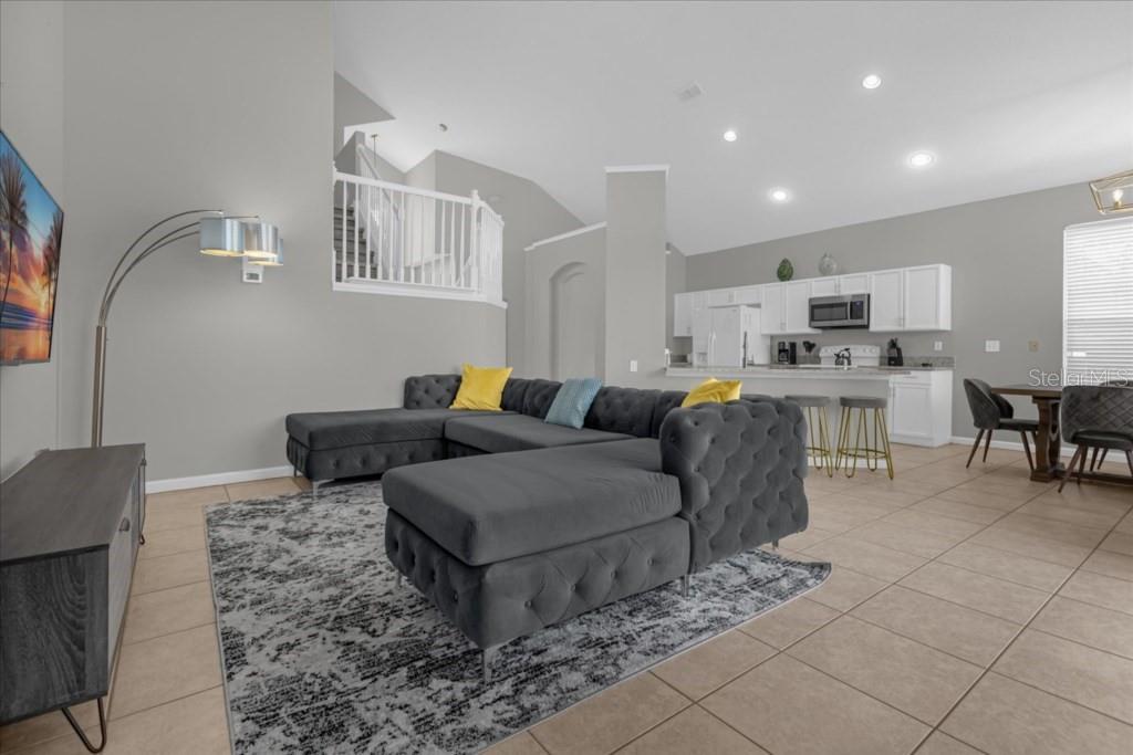 8017 King Palm Circle, FL