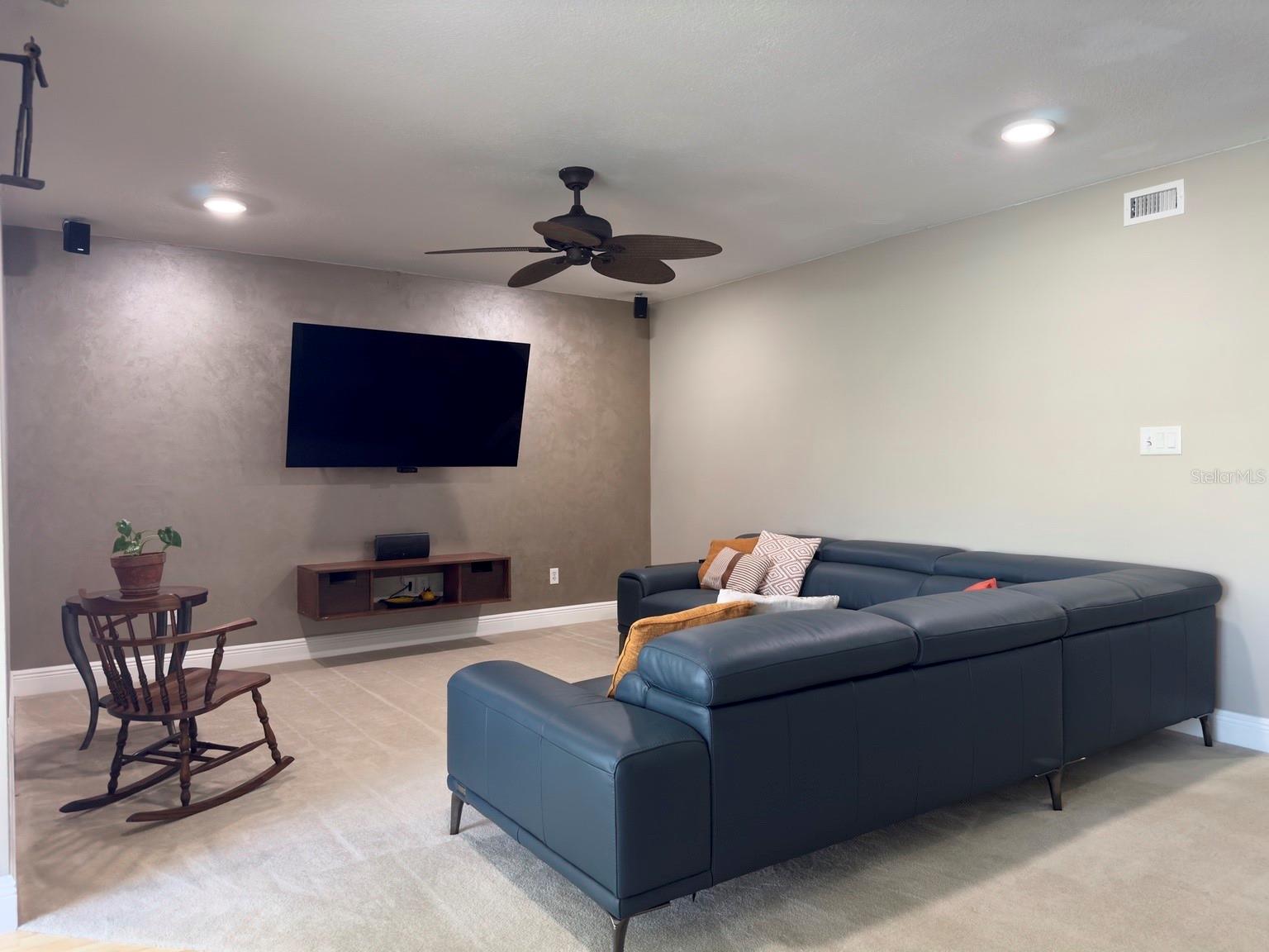 559 B Fairways Circle, FL