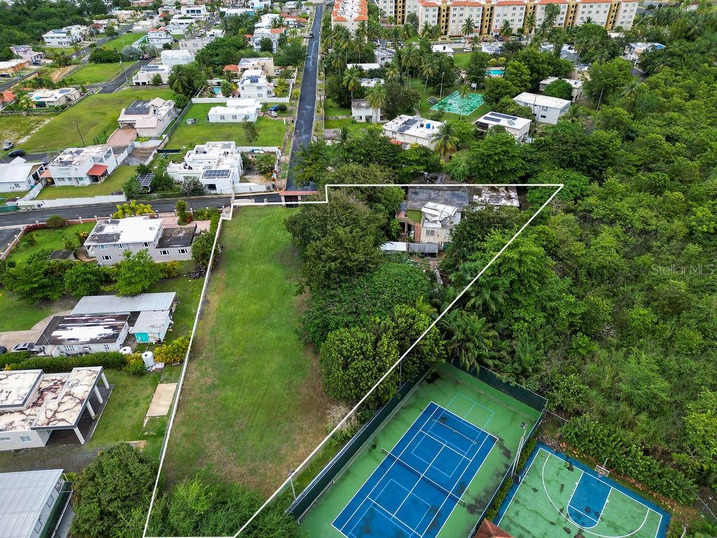 690 Los Naborias Street, PR