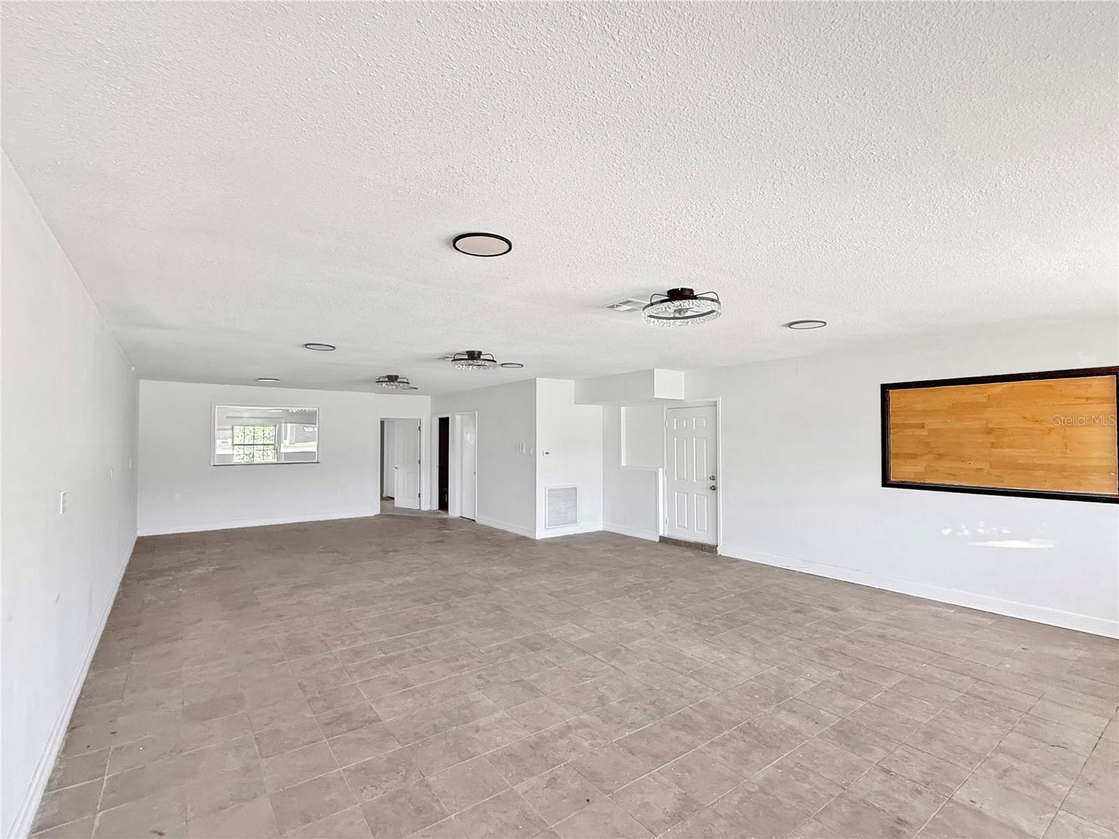 1130 Ronald Reagan Boulevard, FL
