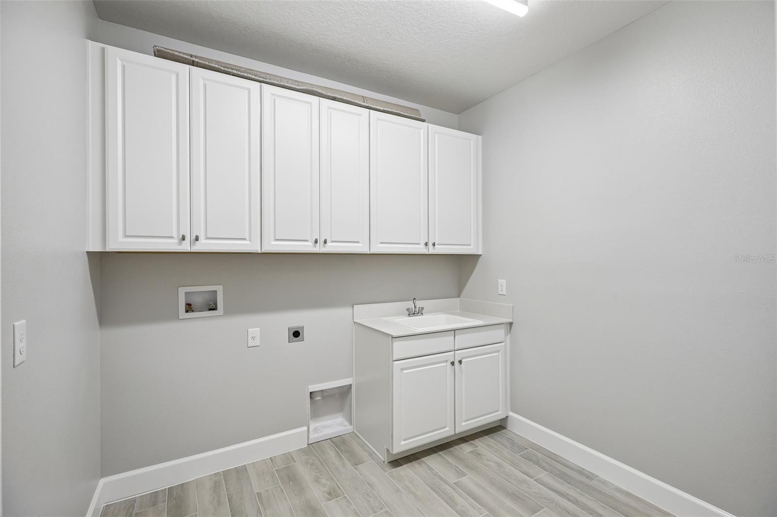 3233 Wolf Lake Avenue, FL
