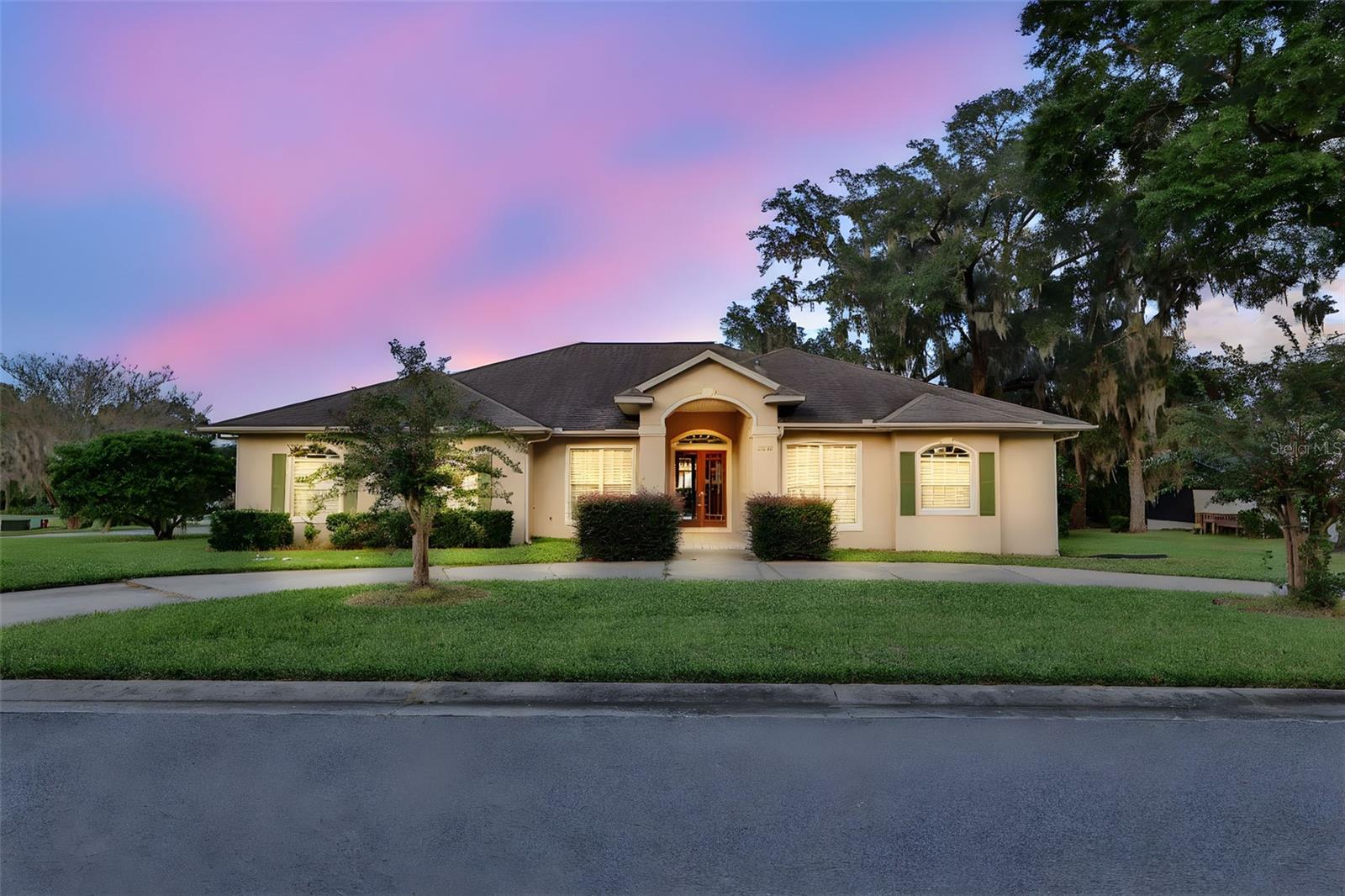 2243 Laurel Run Drive, FL