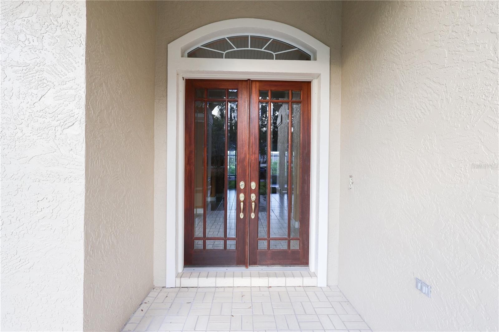 2243 Laurel Run Drive, FL