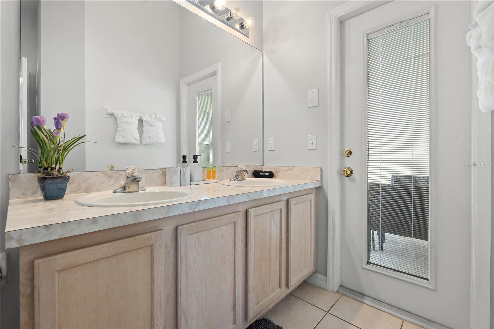316 Tivoli Circle, FL
