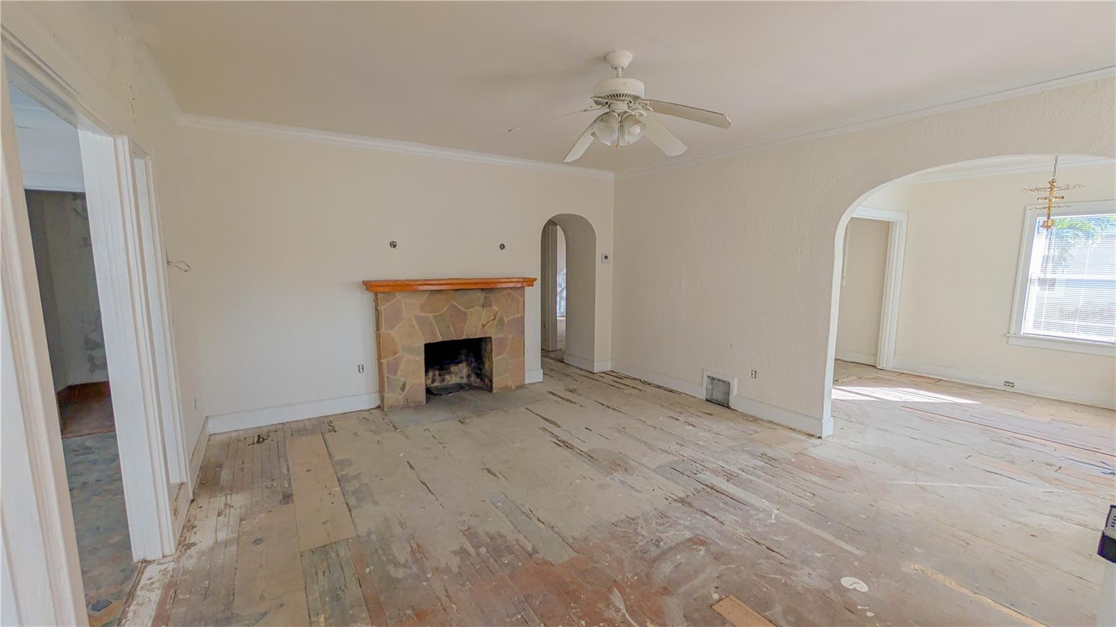 852 4th Avenue, FL