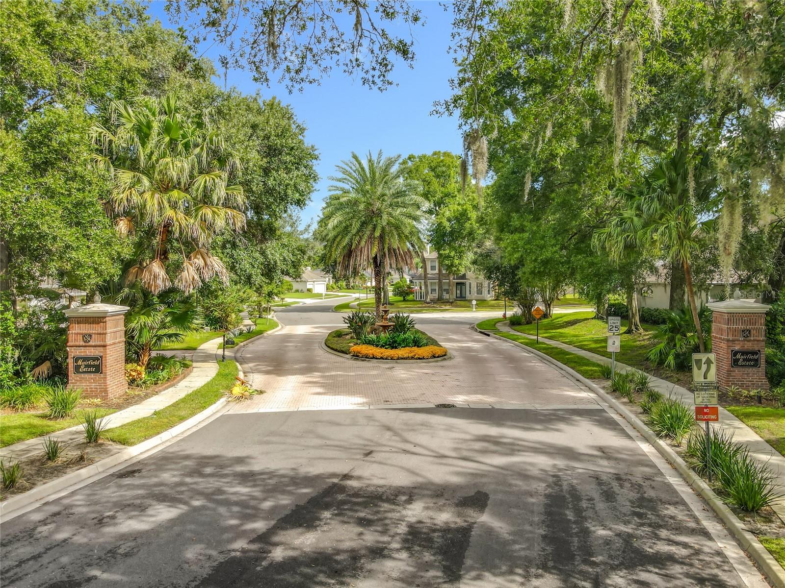 809 Muirfield Circle, FL