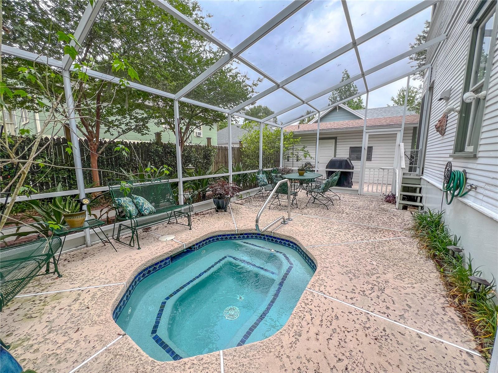 516 4th Street, FL