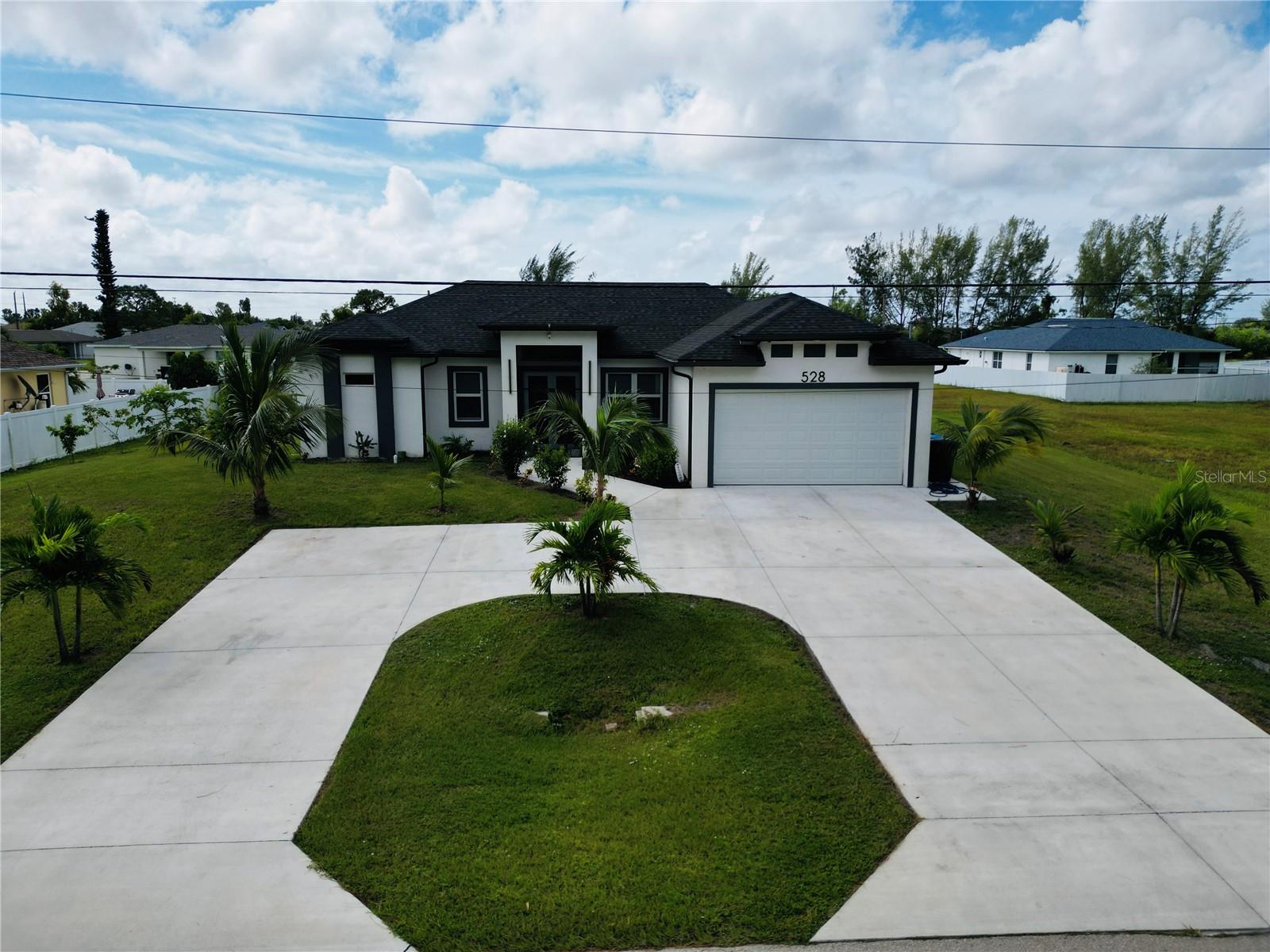 528 Jacaranda Parkway, FL