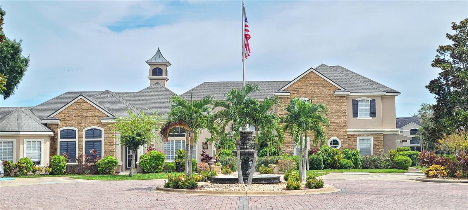 940 Village Trail, FL