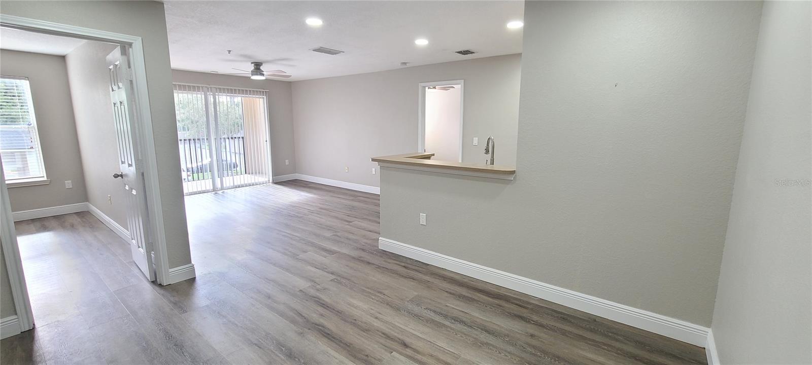 940 Village Trail, FL