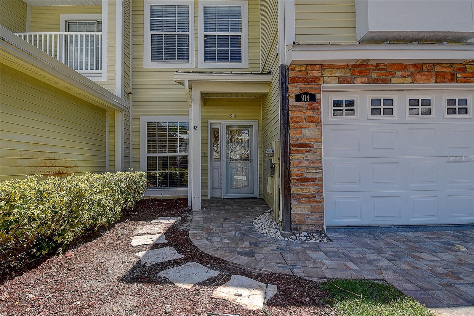 914 Woodbridge Court, FL