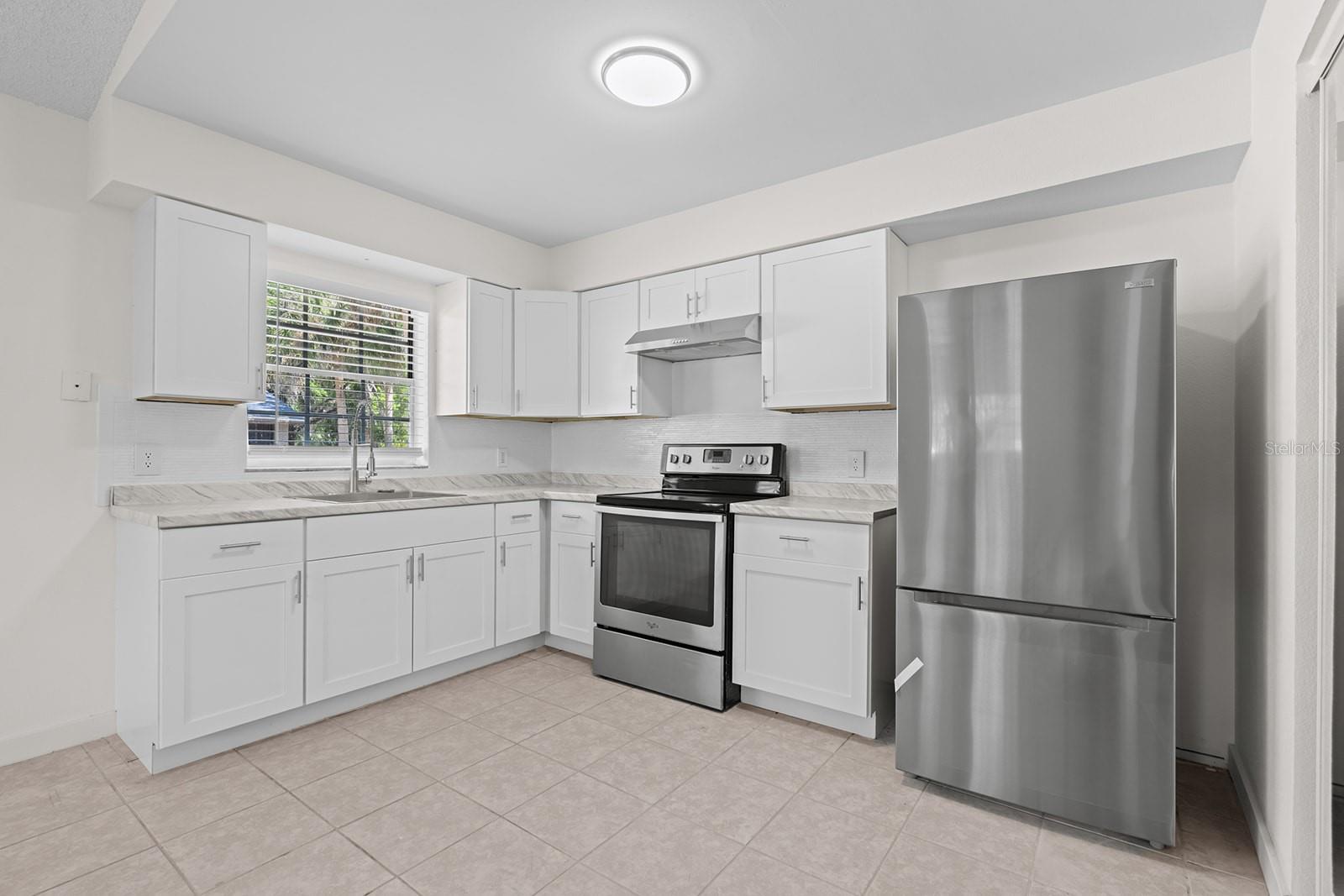 450 Elmwood Point, FL