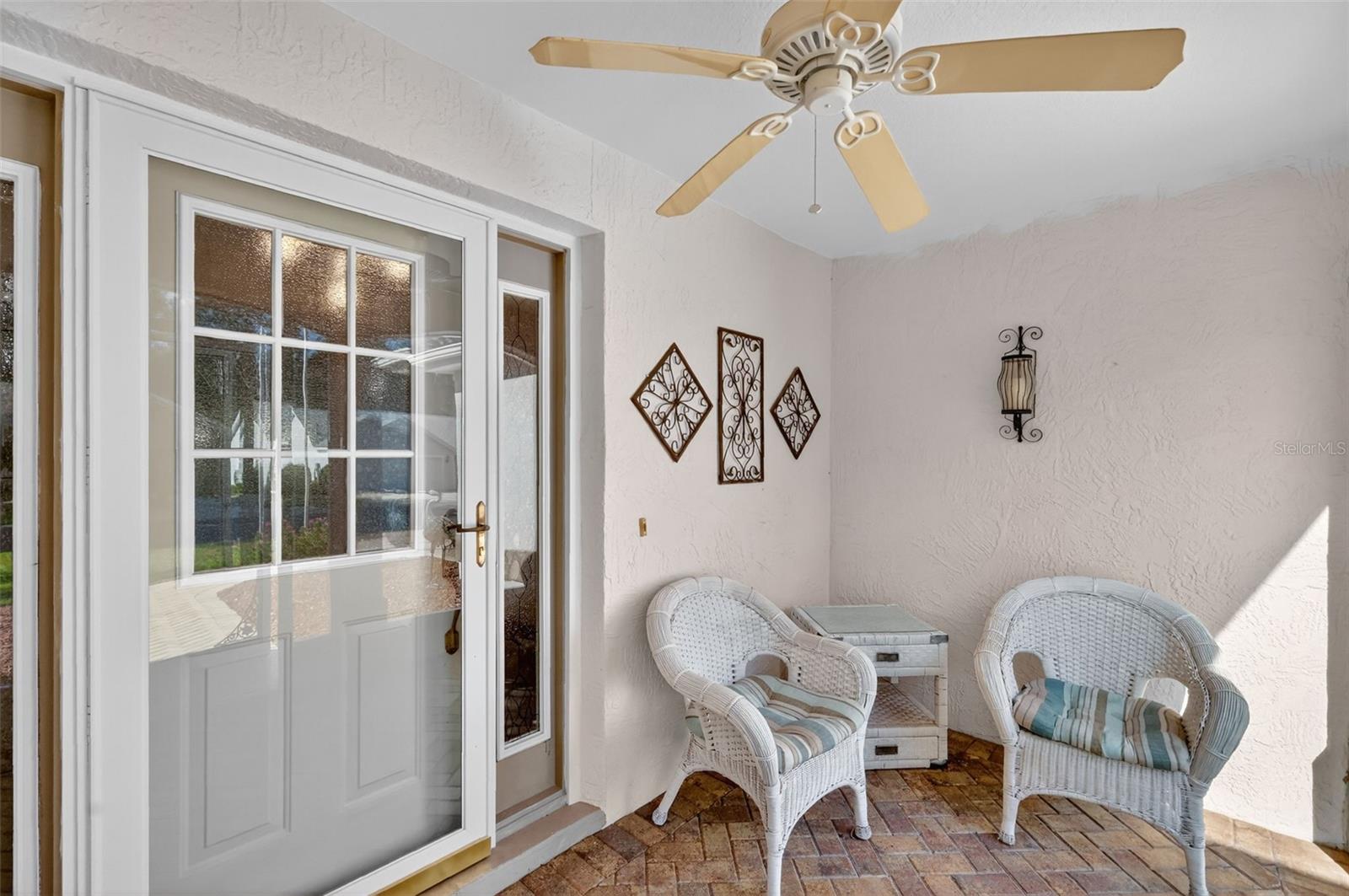 511 Loma Paseo Drive, FL