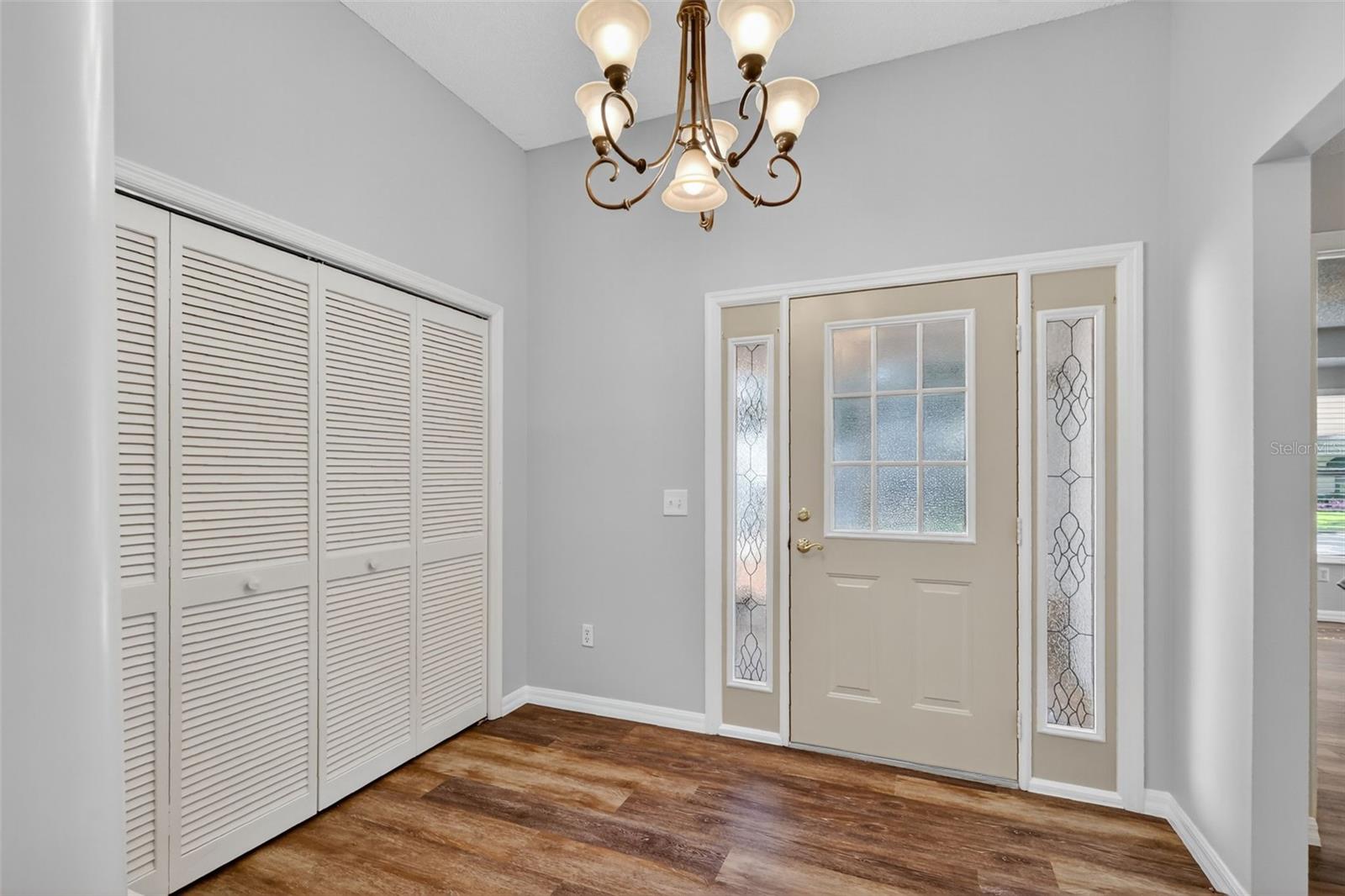 511 Loma Paseo Drive, FL