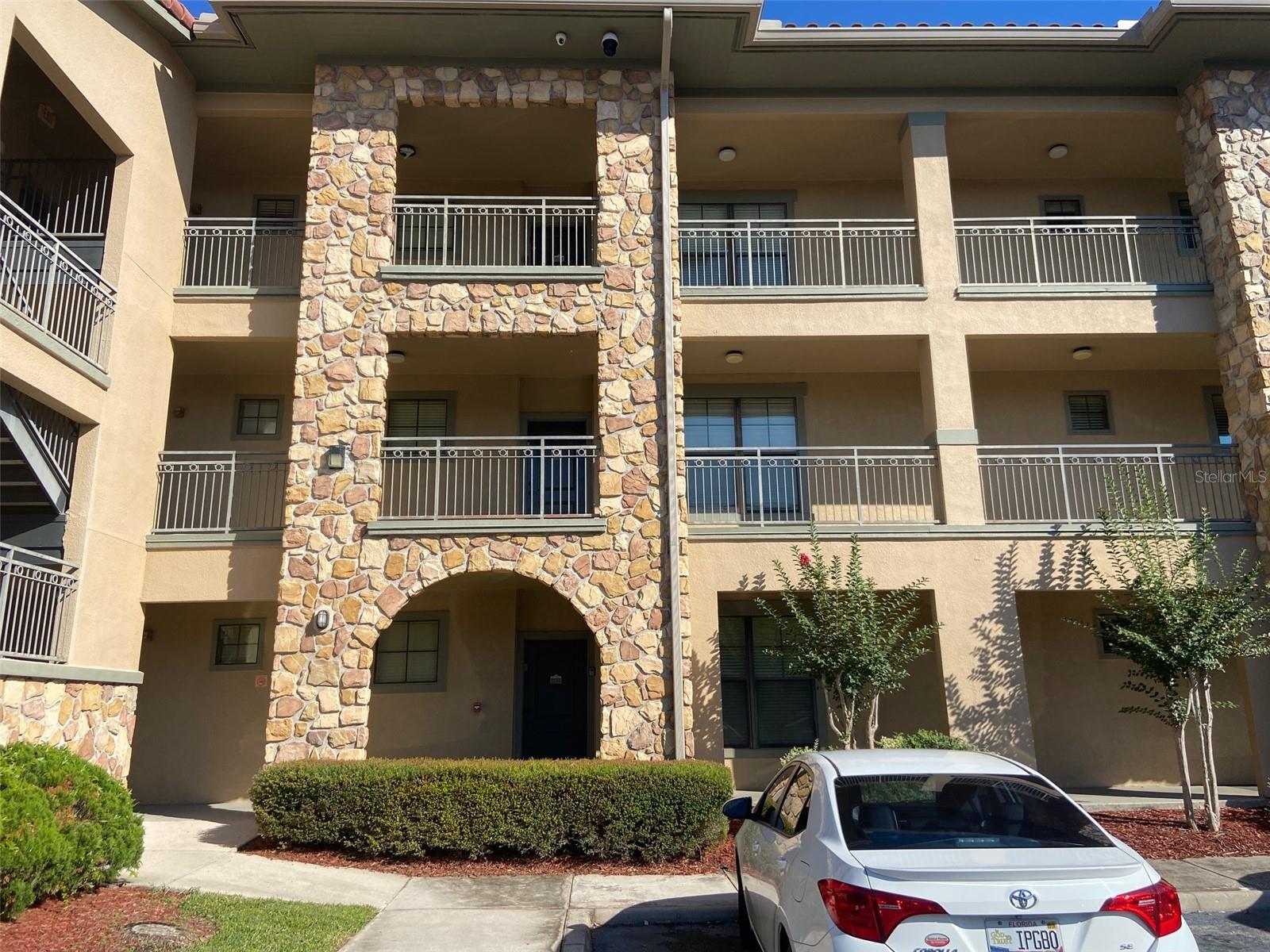 902 Charo Parkway, FL