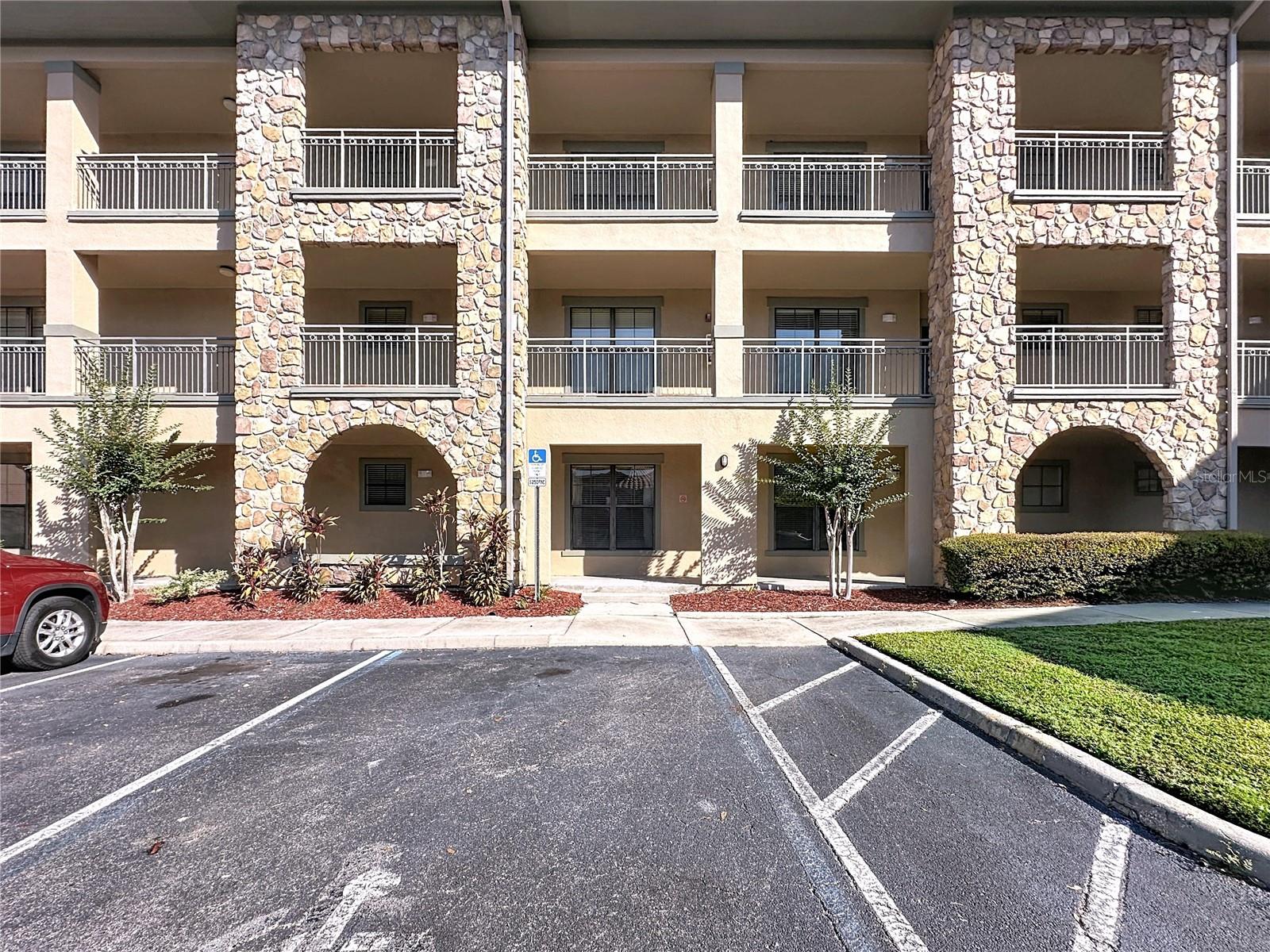 902 Charo Parkway, FL
