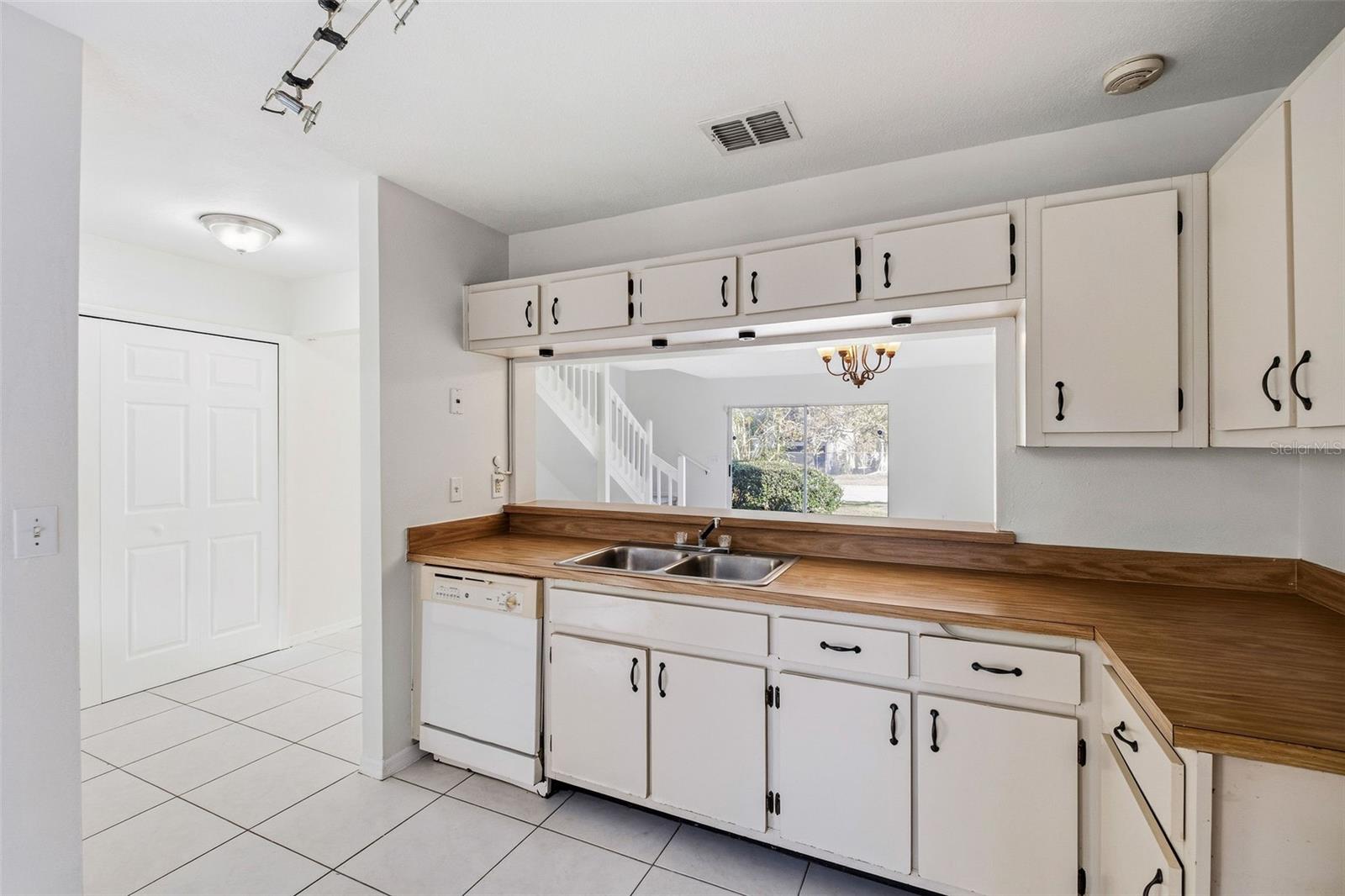6040 Scotchwood Glen, FL