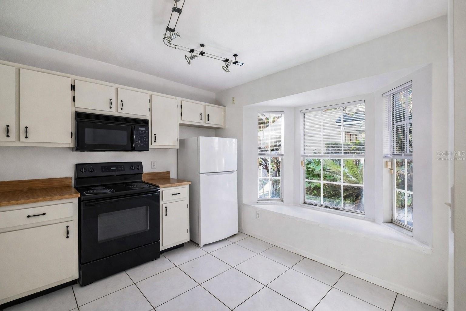 6040 Scotchwood Glen, FL