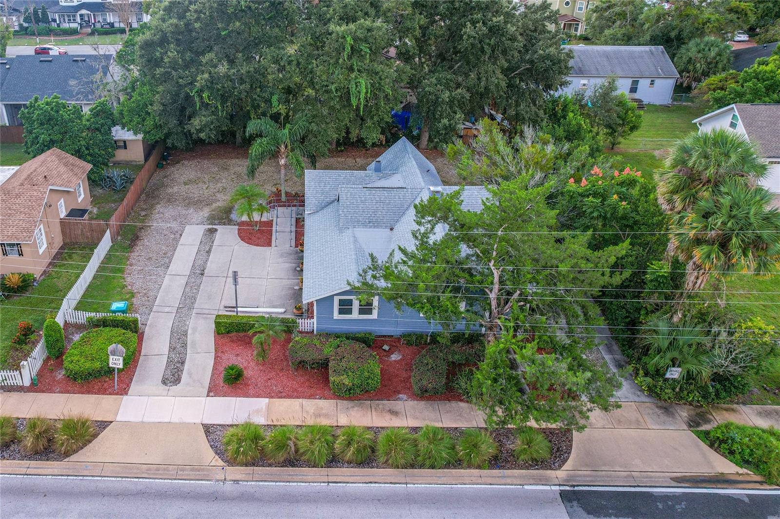 272 Warren Avenue, FL