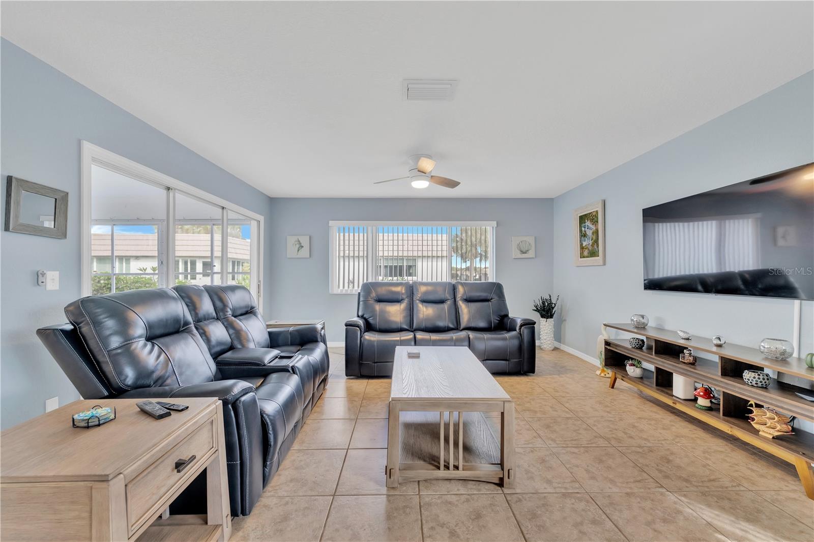 2401 Riverbluff Parkway, FL