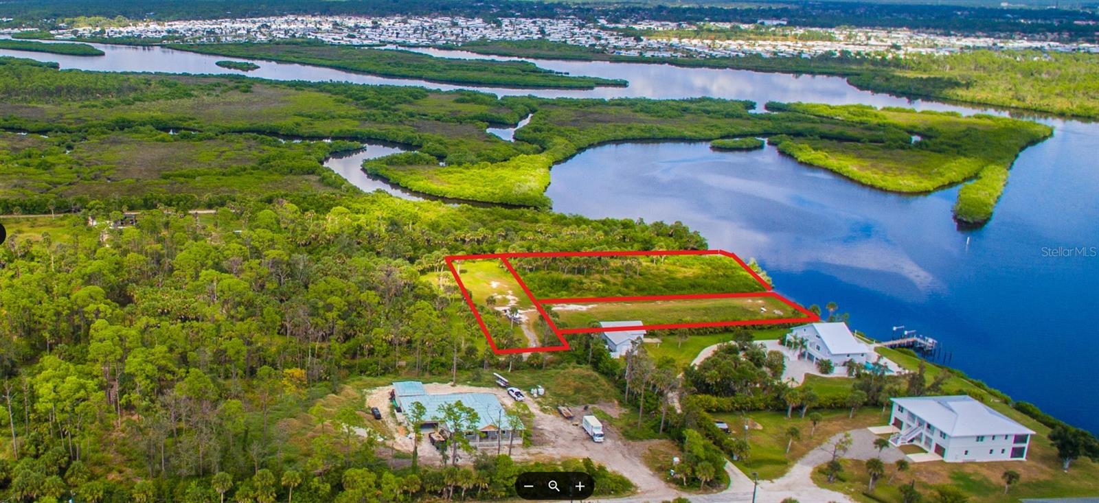 Deer Court, FL
