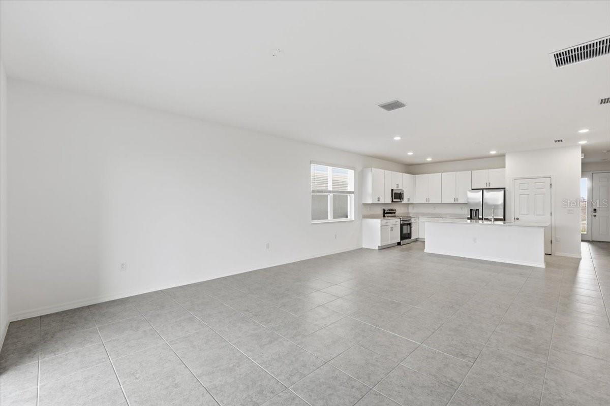 155 Bottle Brush, FL