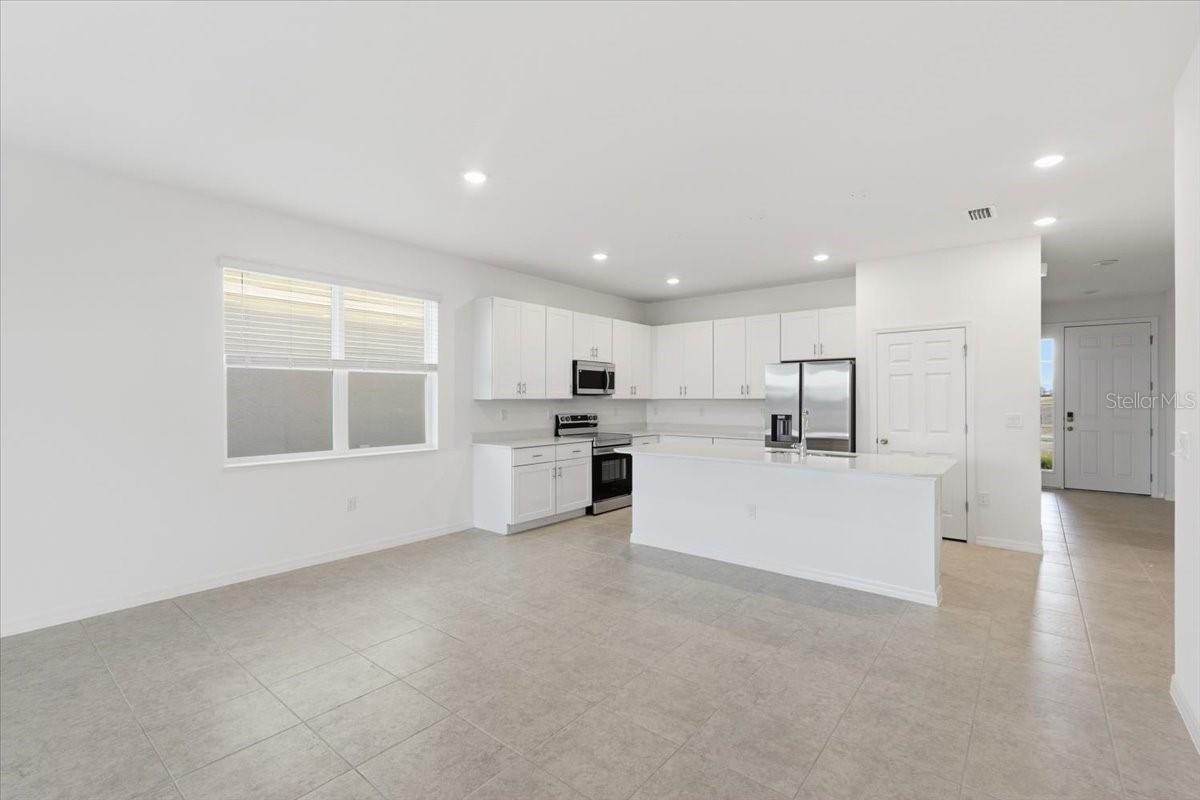 155 Bottle Brush, FL