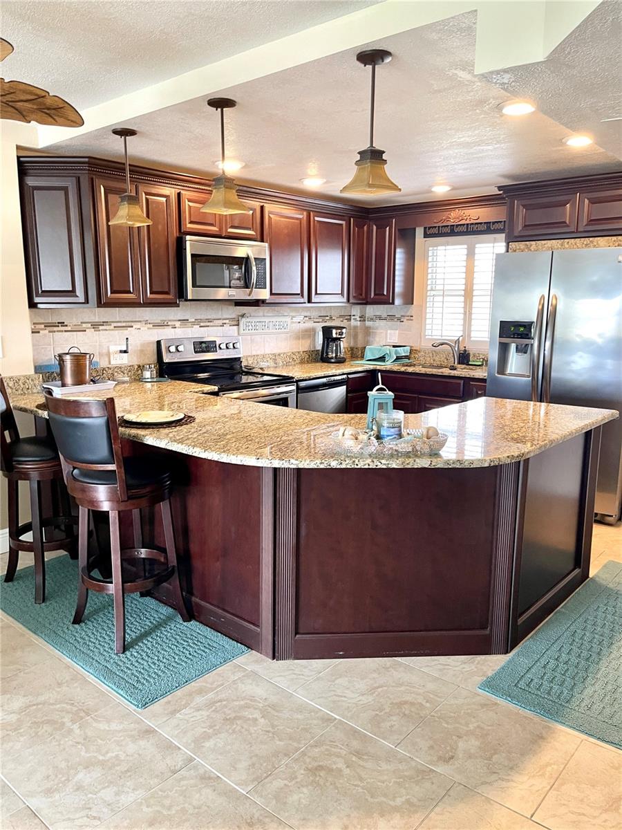 4650 Cove Circle, FL